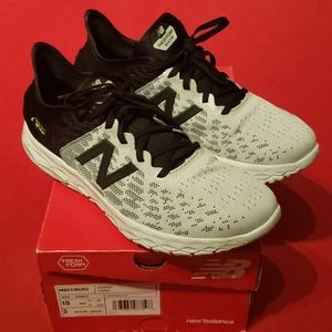 Mens Size 10 New Balance Fresh Foam Beacon Shoes